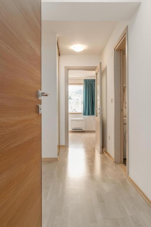 Mediterranean Fontana Apartament